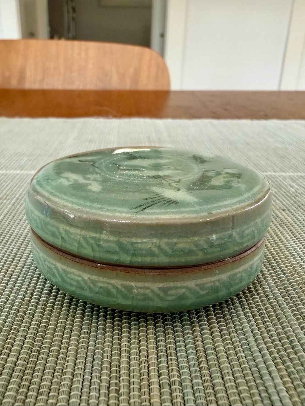 Vintage Korean Celadon Glaze Lidded Trinket / Jewelry Box Flying Cranes & Cloud - Picture 3 of 7
